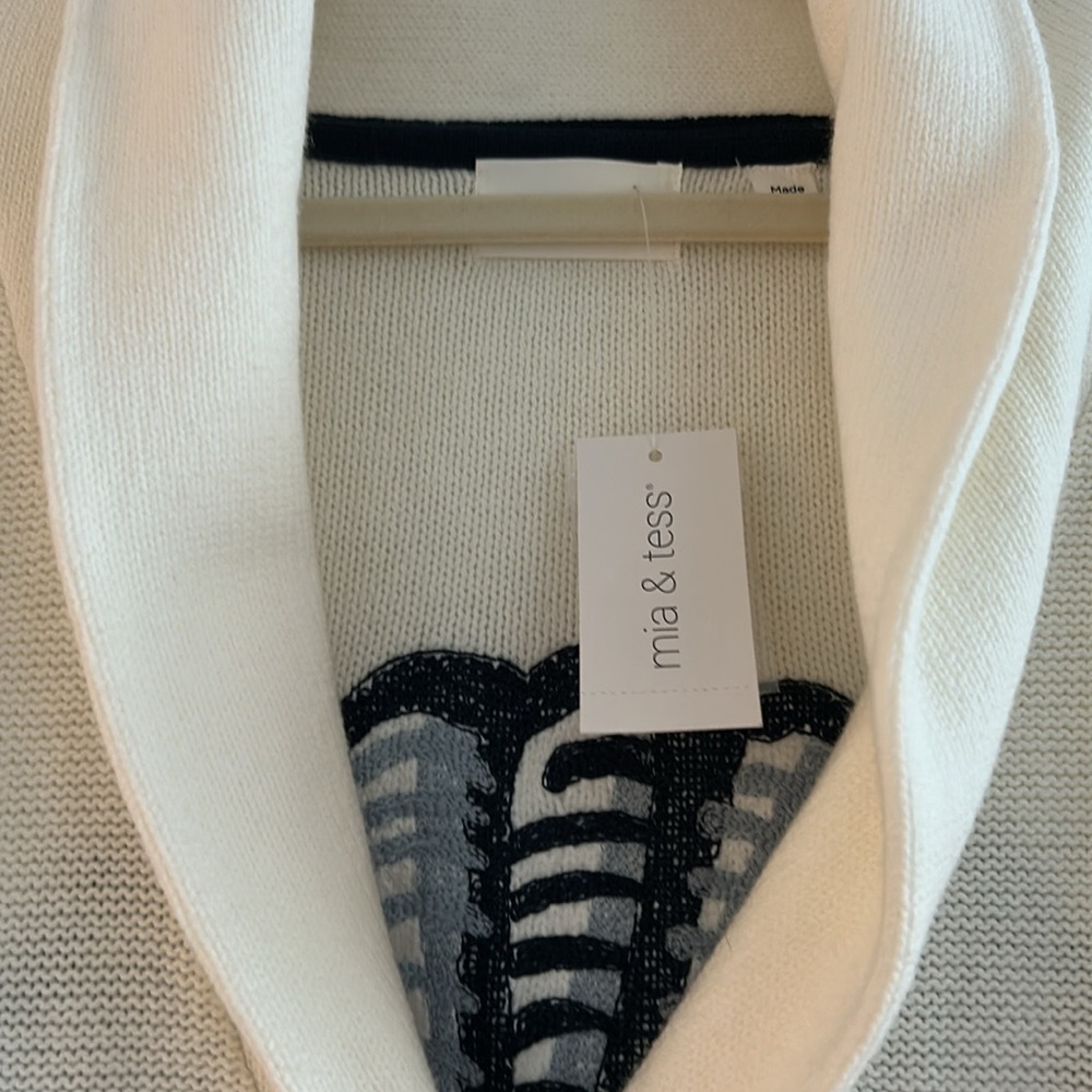 NWT Mia and Tess Seashell Cardigan - Picture 3 of 4